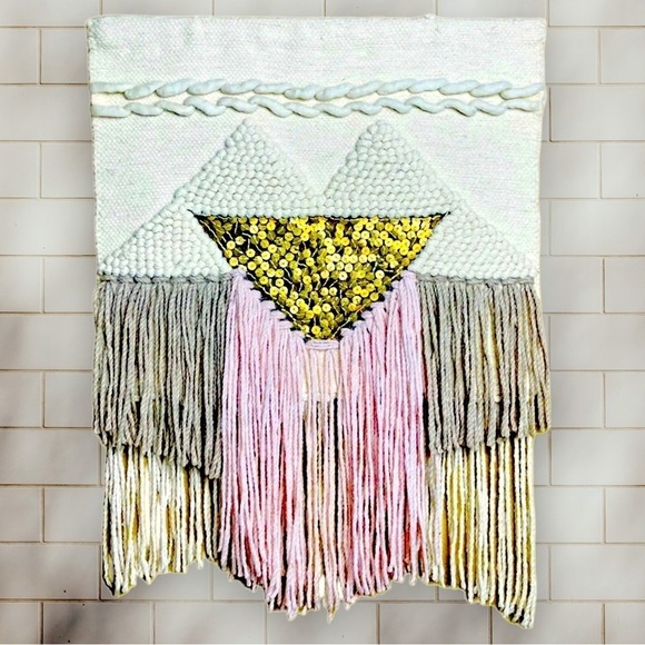 Pier 1 Macrame Woven Tapestry Wall Hanging with Gold Sequin Accents Boho Chunky - Picture 2 of 9
